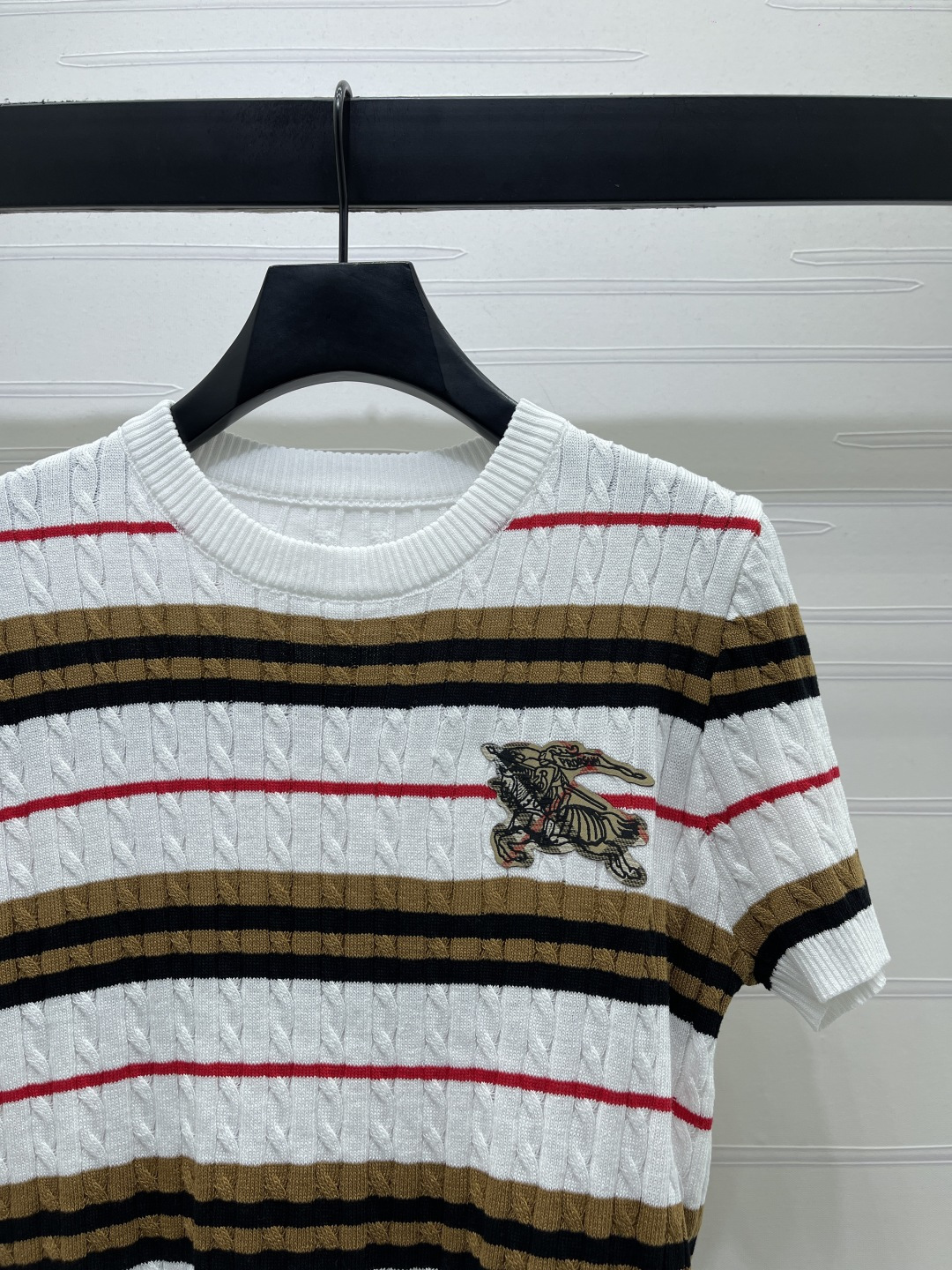 Women's short sleeves